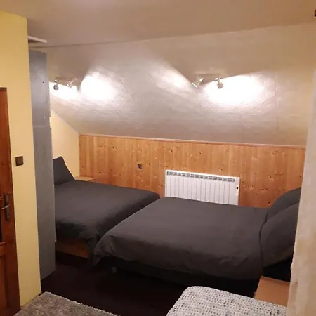 Cavoj Guest House 招待所 3*